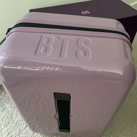 BTS Merch box 5 - Picture 3 of 7